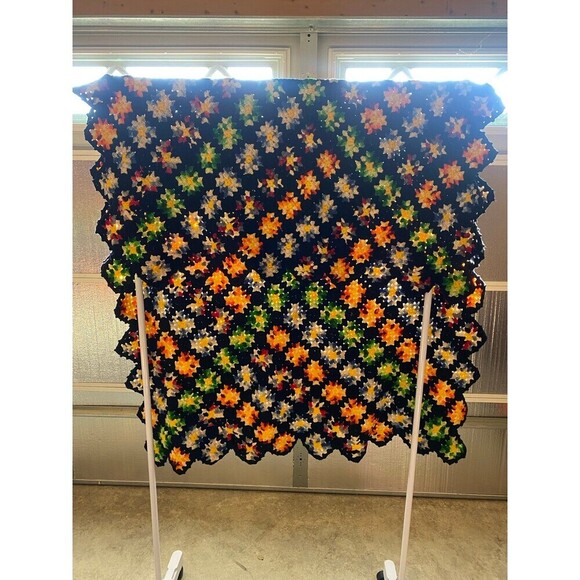 Crochet granny square vintage flower blanket - Picture 6 of 7